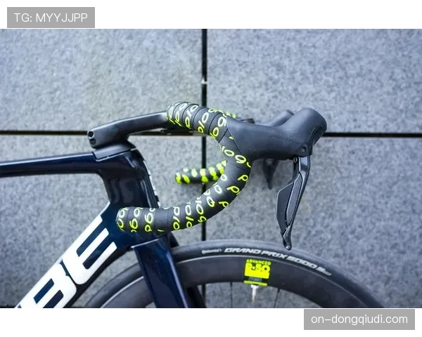 官方:沧州雄狮签下自由身的荷兰中卫范德霍恩,填补后防空缺 官方:沧州雄狮签下自由身的荷兰中卫范德霍恩,填补后防空缺